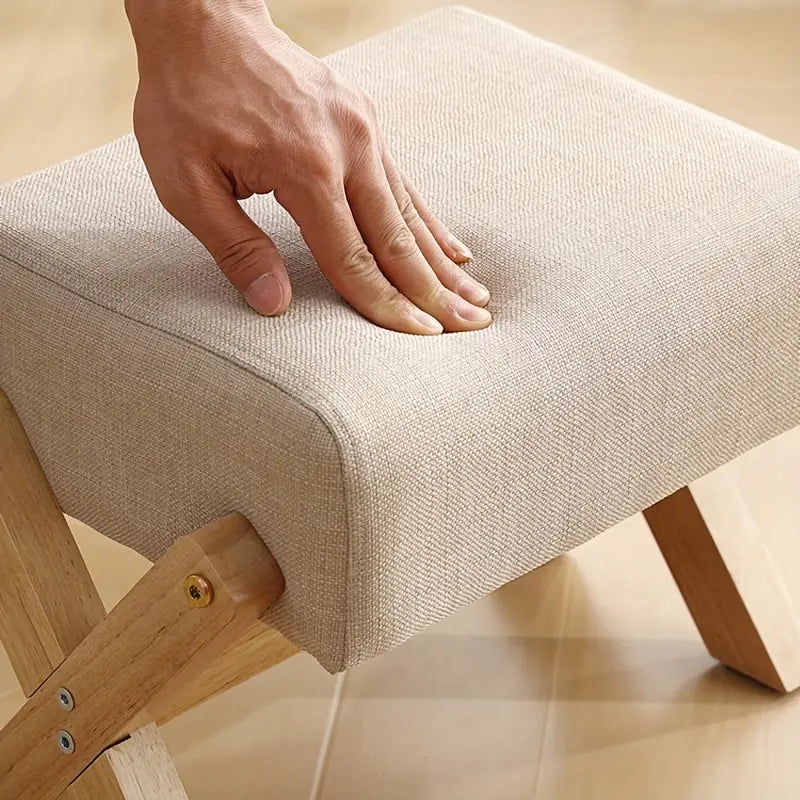 ™Zelira | סולם צעד מודרני – הדום רגליים, מדף צדדי, קל לניקוי, אידיאלי לסלון ולמשרד